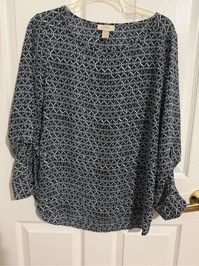 LOFT Black and White Geometric Long Sleeve Top